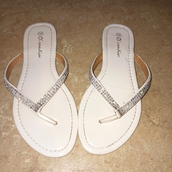 Cute Bling Silver Rhinestone Flip Flop Sandals - Picture 2 of 6